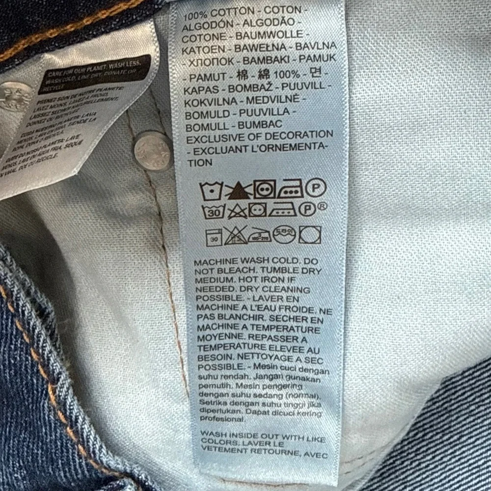 Levis item new
